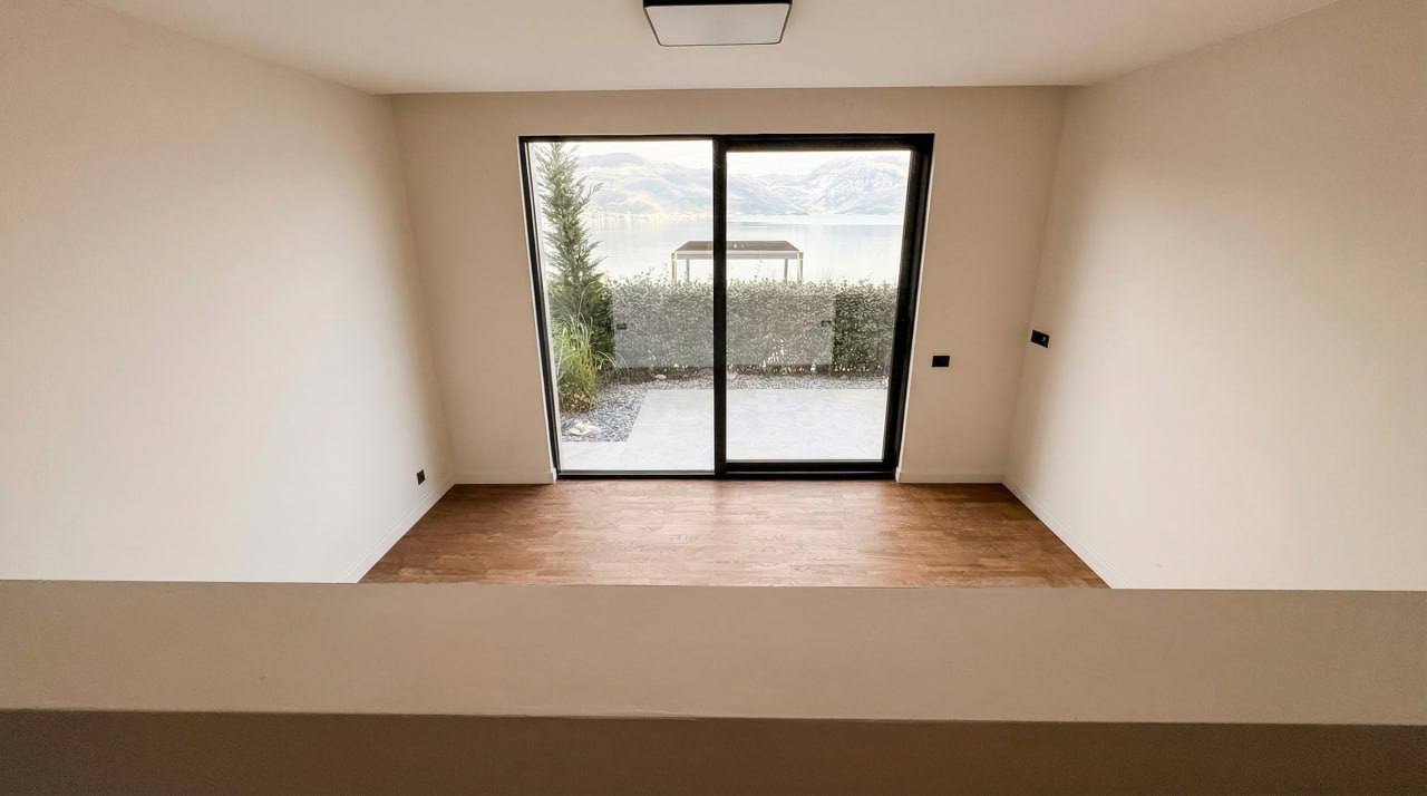 Квартира с 2 спальнями в Крашичах, 183 м² 2