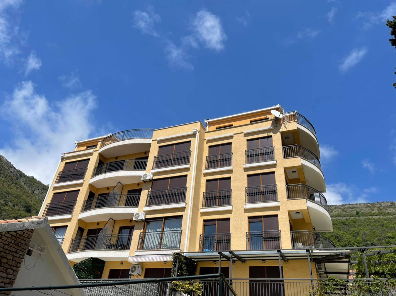 Квартира с 3 спальнями в Петроваце, 152 м²