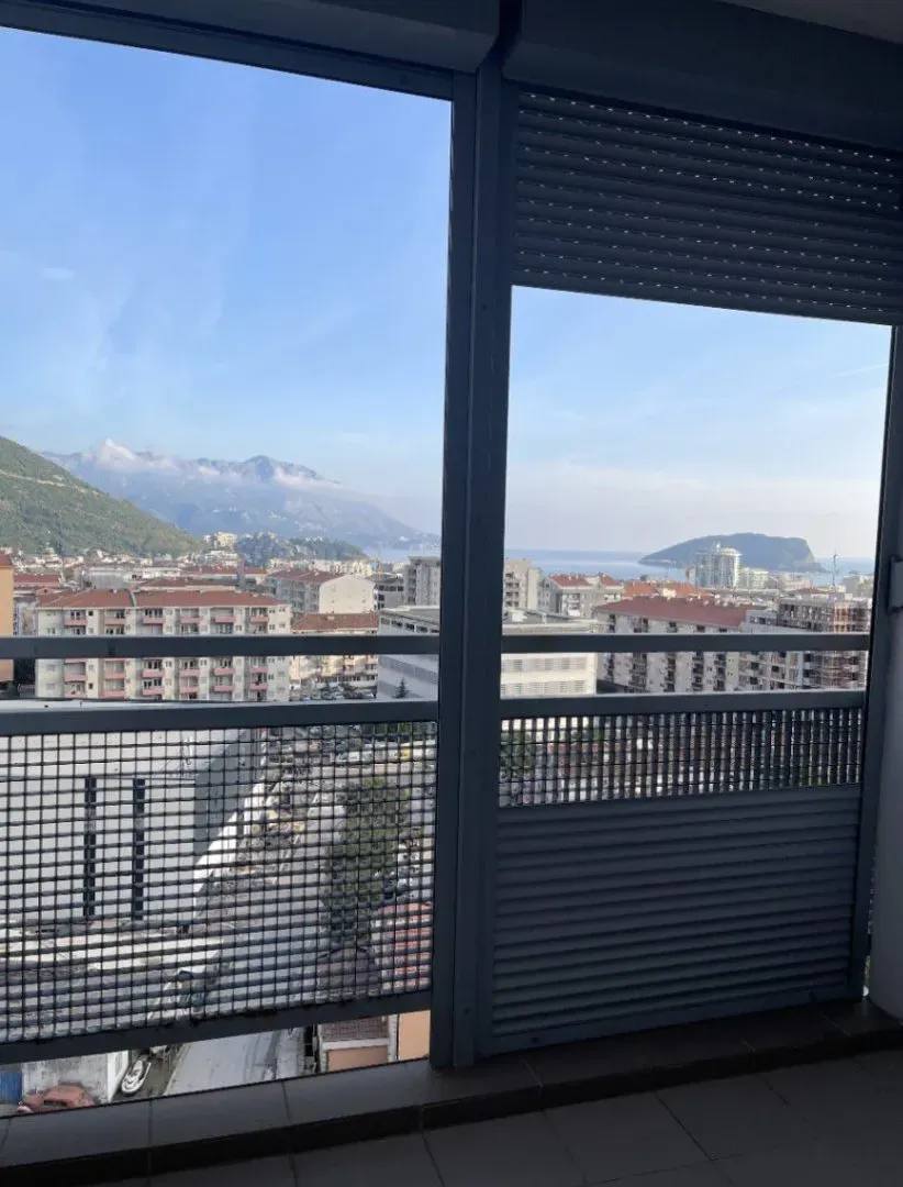 Квартира с 2 спальнями в Будве, 56 м² 2