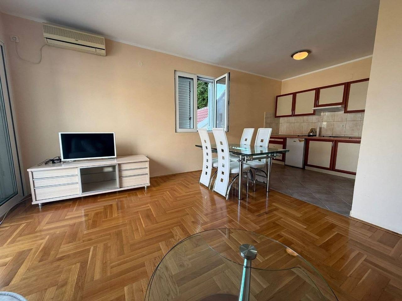 Квартира с 1 спальней в Бечичи, 56 м² 2