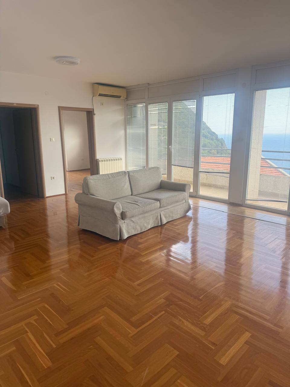 Квартира с 2 спальнями в Сеоце, 143 м²