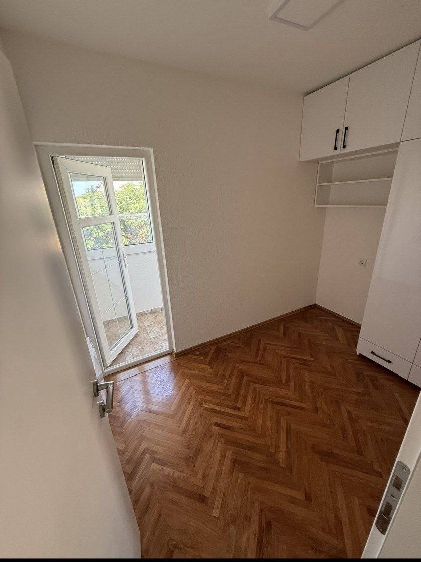 Квартира с 2 спальнями в Тивате, 52 м² thumbnail 12