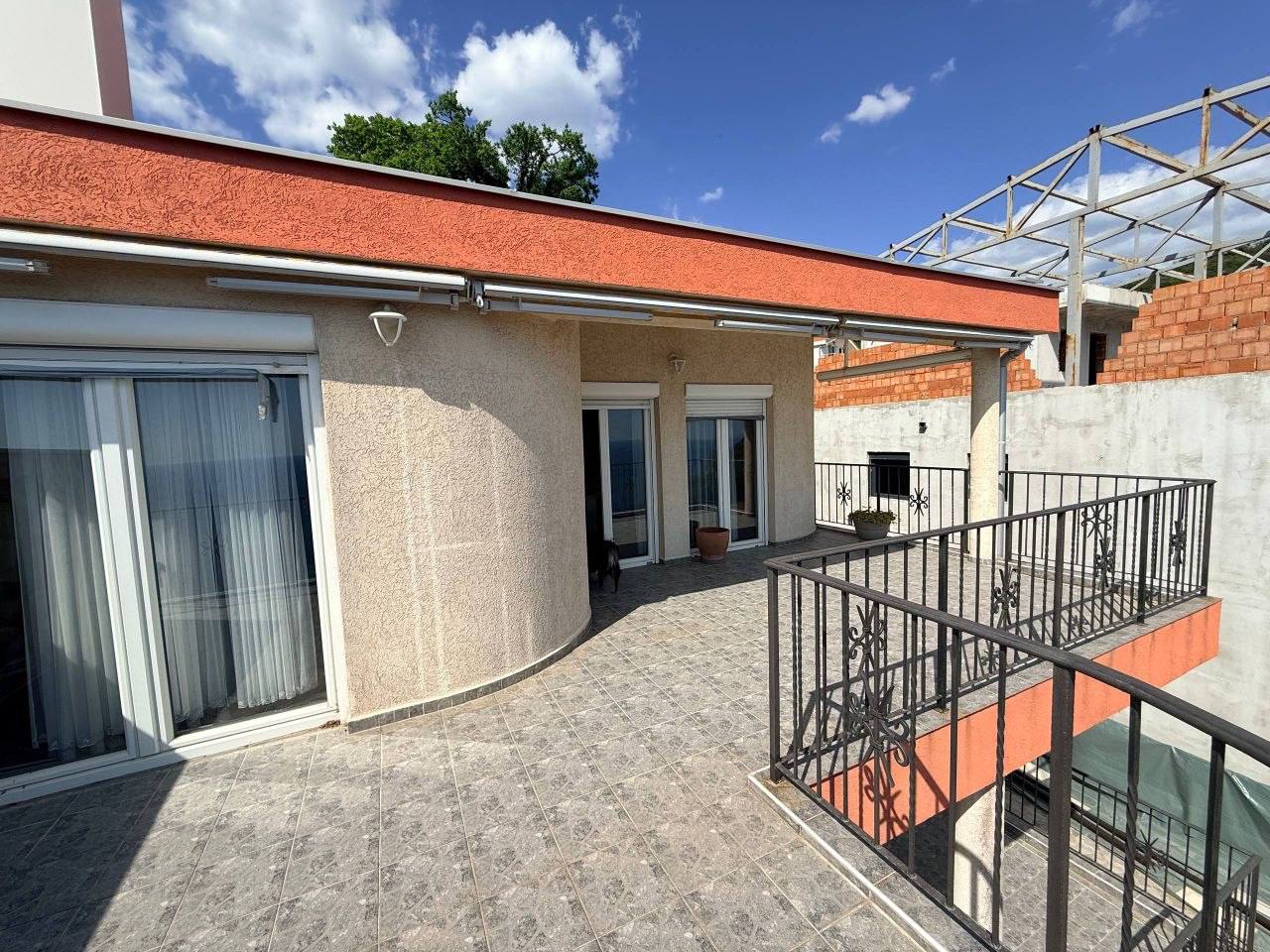 Квартира с 2 спальнями в Сеоце, 131 м² 2