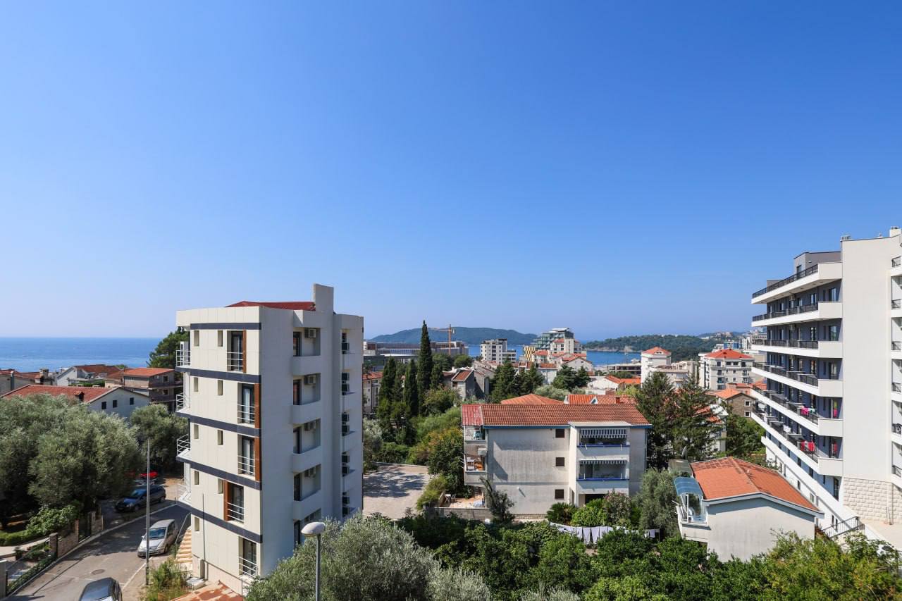 Квартира с 1 спальней в Бечичи, 42 м²