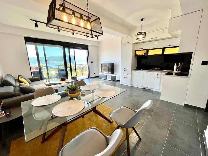 Квартира с 1 спальней в Тивате, 50 м²