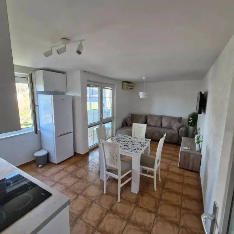 Квартира с 3 спальнями в Сутоморе, 76 м²