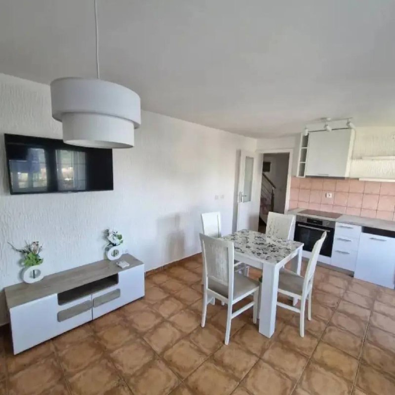 Квартира с 3 спальнями в Сутоморе, 76 м² 2