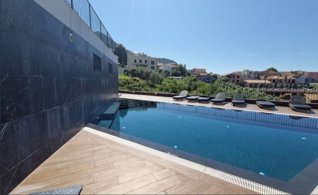 Квартира с 2 спальнями в Тивате, 55 м²
