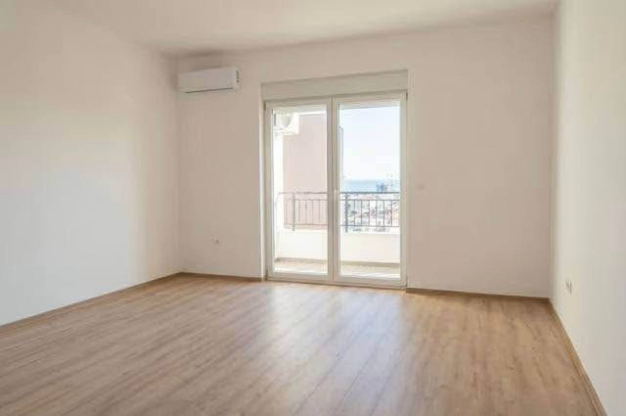 Квартира с 2 спальнями в Дубовице, 64 м²