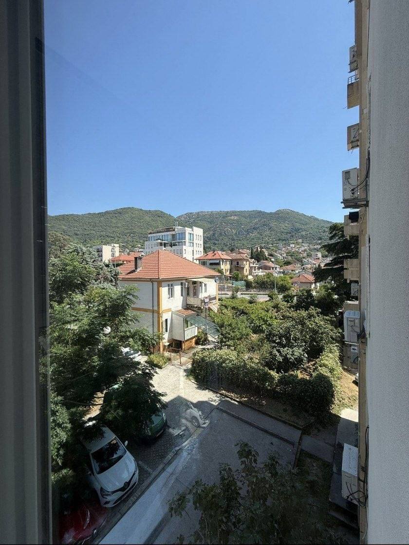 Квартира с 2 спальнями в Тивате, 52 м² 2