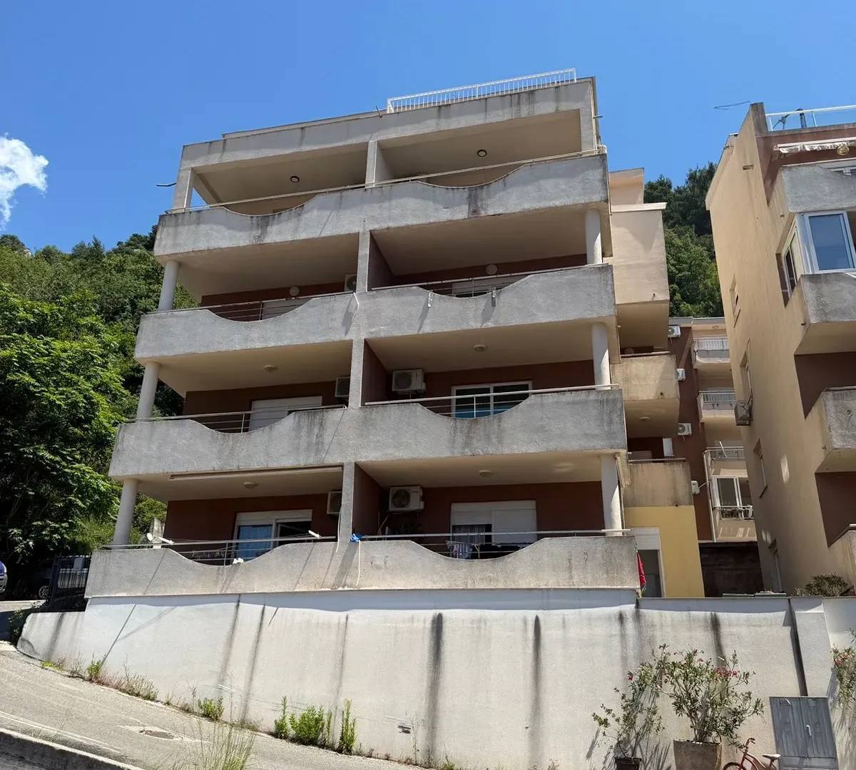 Квартира с 1 спальней в Подкошлюне, 53 м²