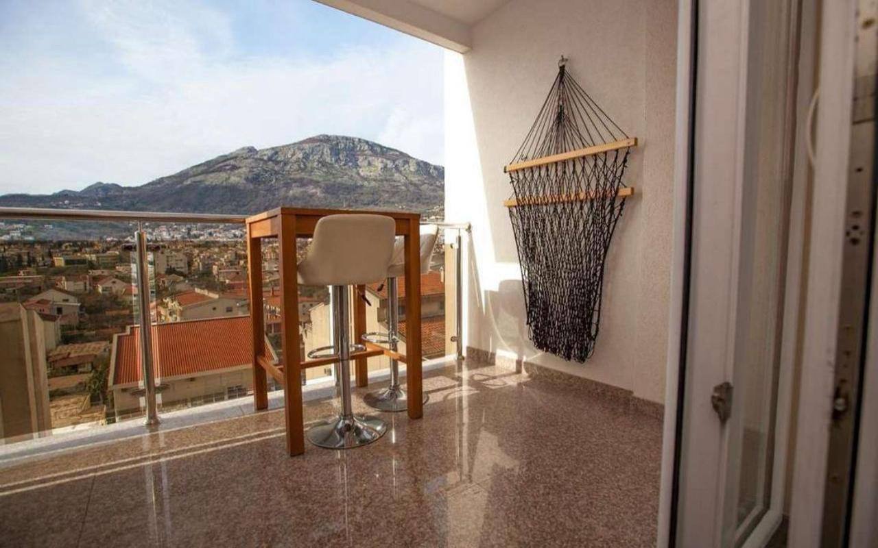 Квартира с 3 спальнями в Баре, 100 м²
