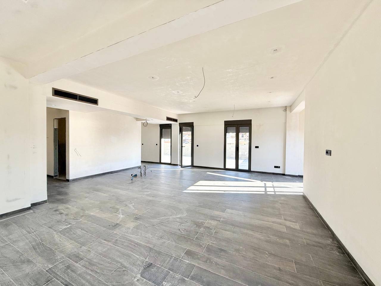 Квартира с 3 спальнями в Тивате, 236 м² thumbnail 9