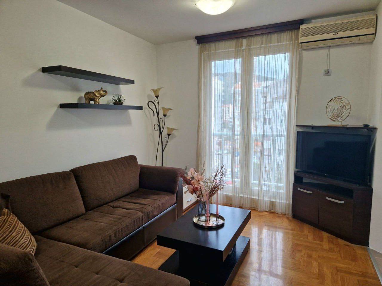 Квартира с 1 спальней в Будве, 48 м² 2