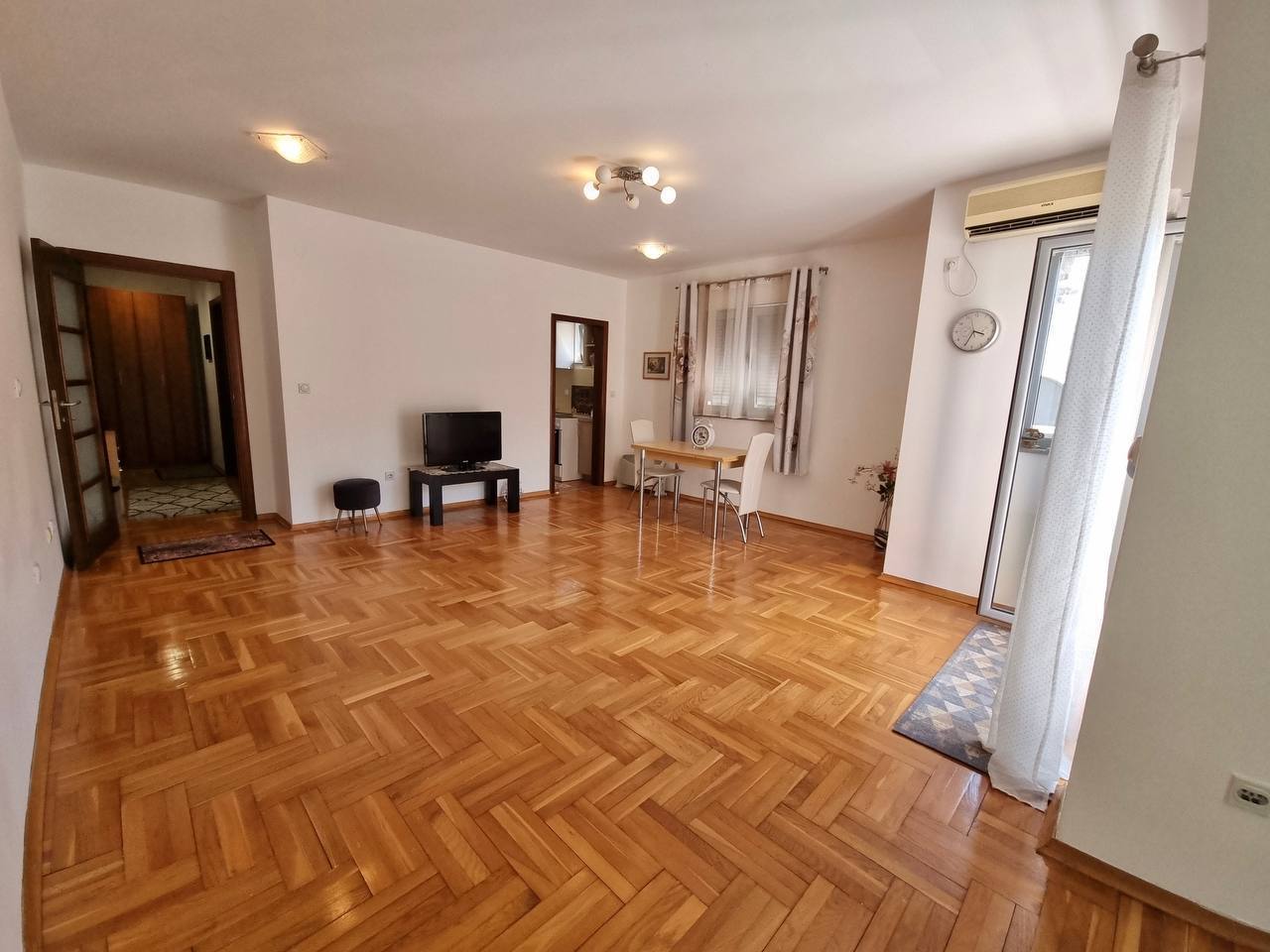 Квартира с 1 спальней в Будве, 54 м² 3