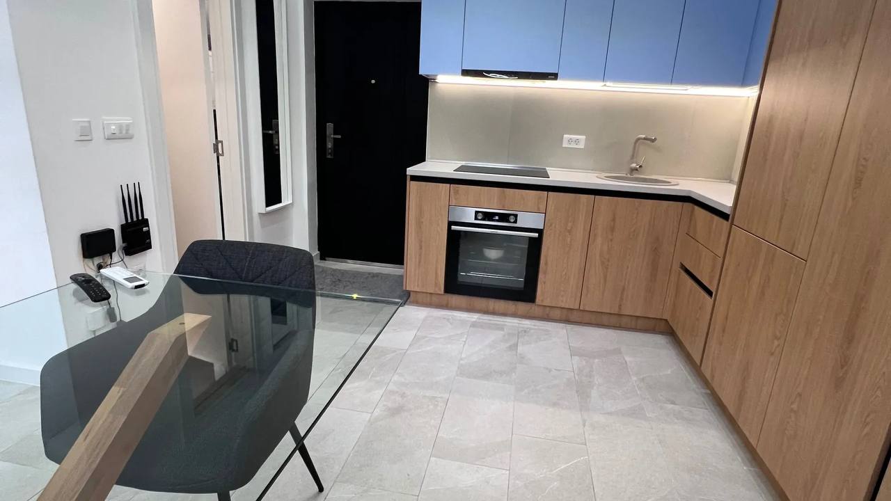 Студия в Которе, 30 м² 3