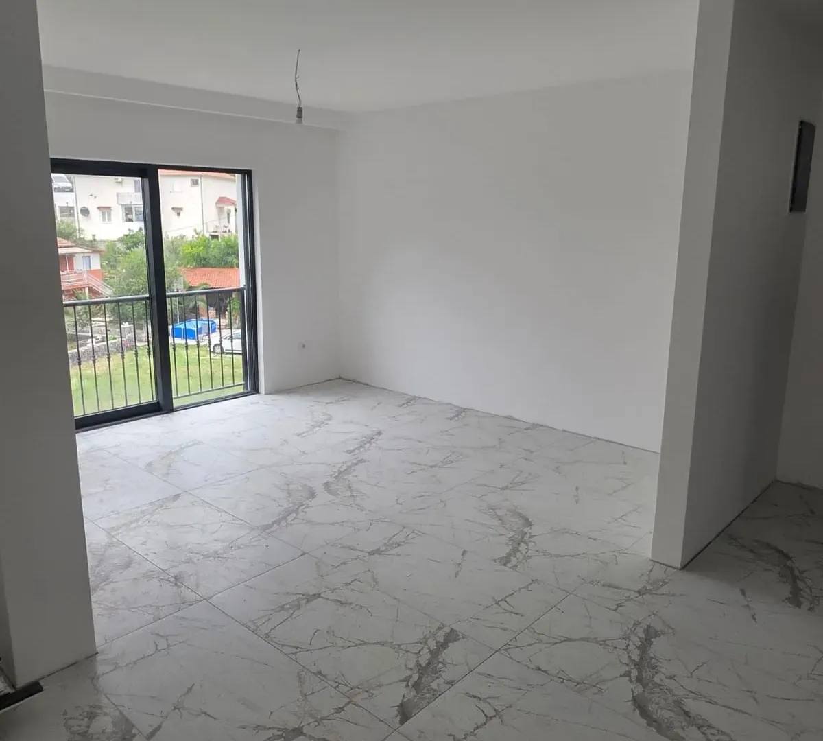 Квартира с 3 спальнями в Которе, 96 м²