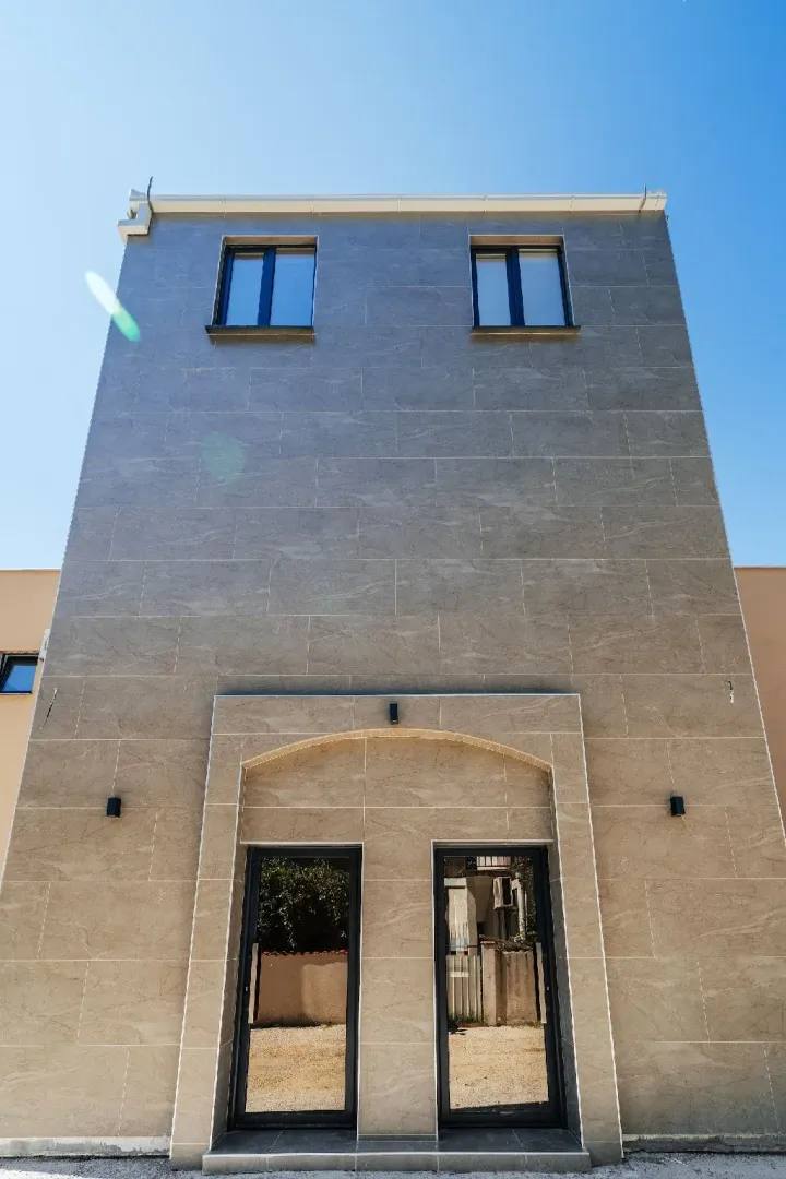 Отель в Сеоце, 1530 м²