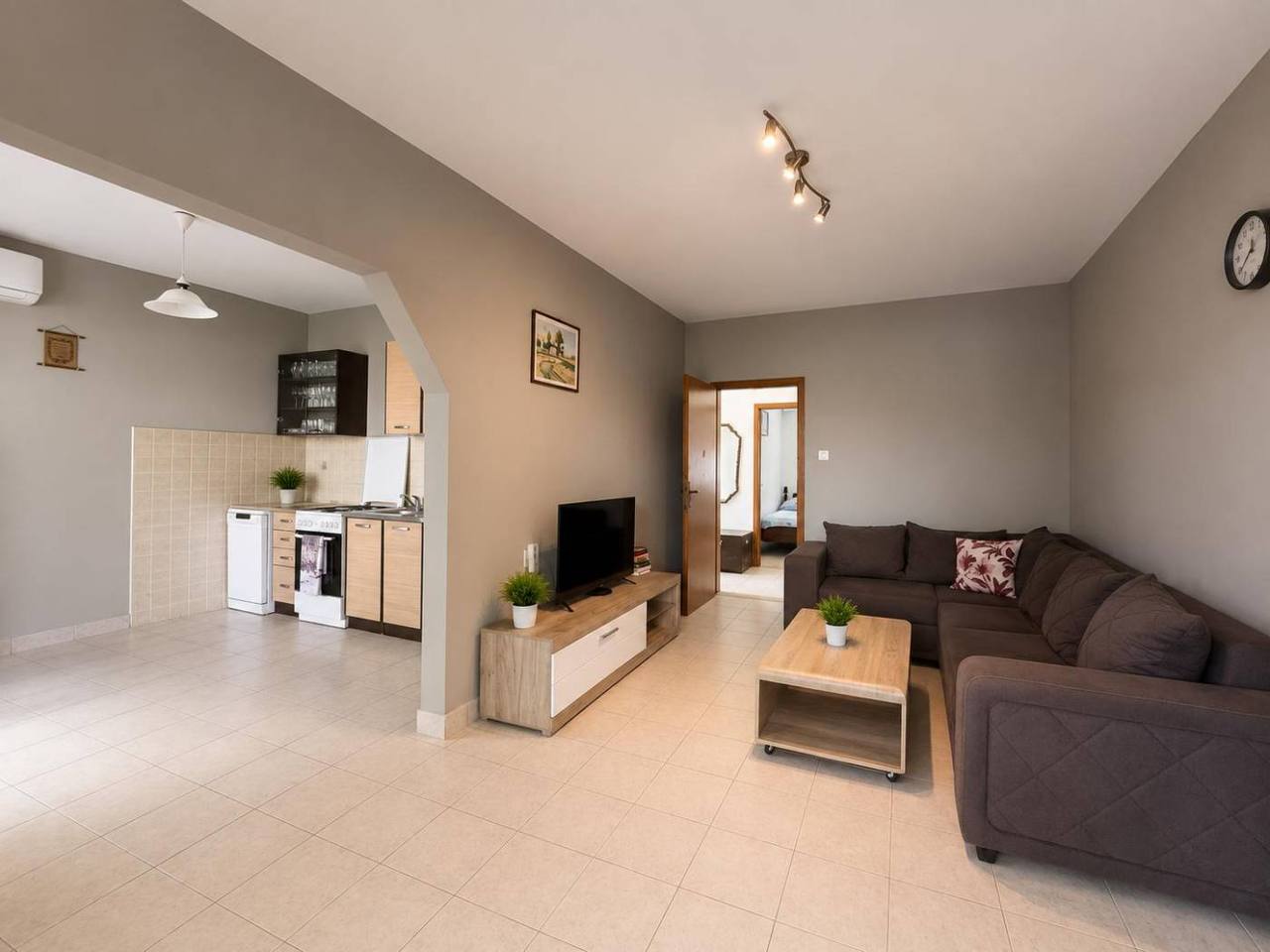 Квартира с 2 спальнями в Radovići, 55 м²