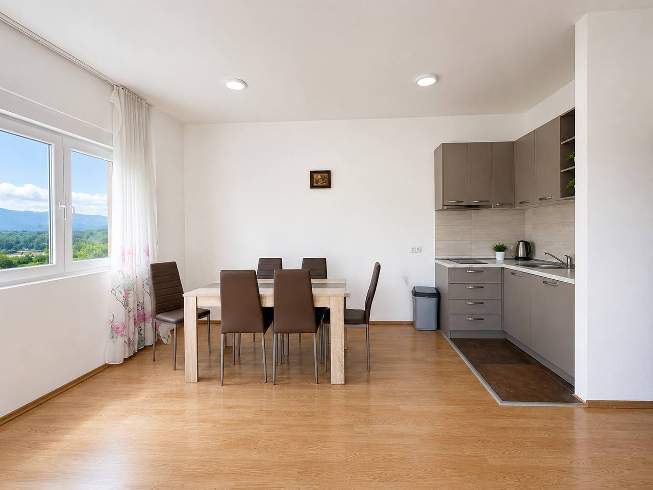 Квартира с 2 спальнями в Ластве-Грбальской, 63 м² 3