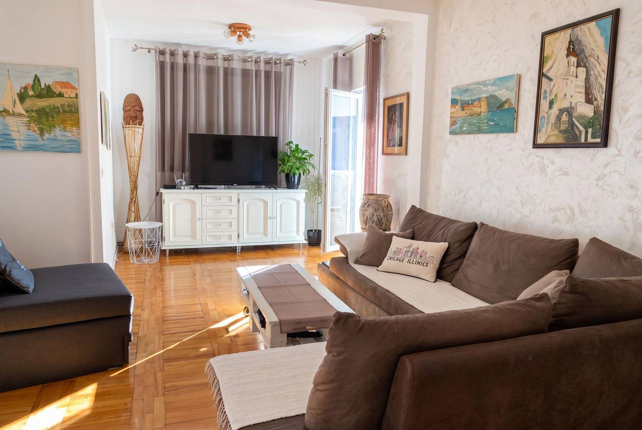 Квартира с 3 спальнями в Биели-До, 100 м²