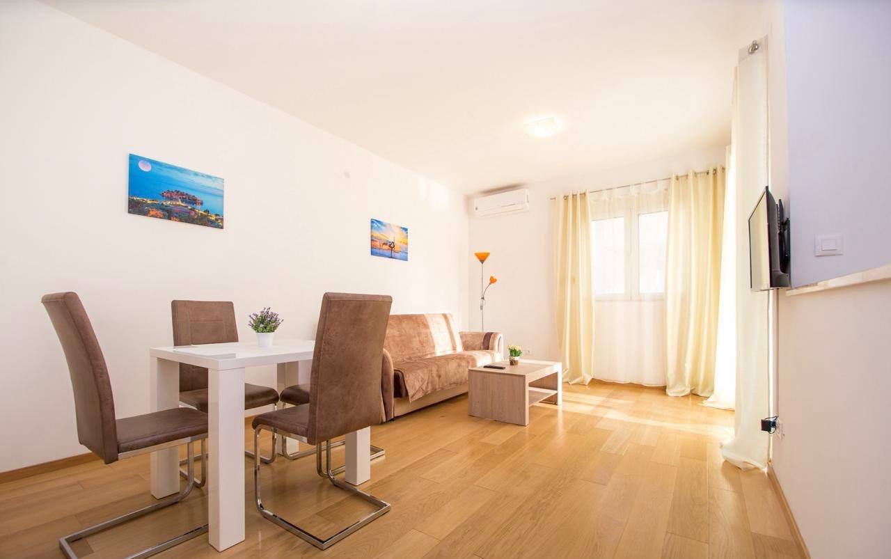 Квартира с 1 спальней в Бечичи, 44 м²