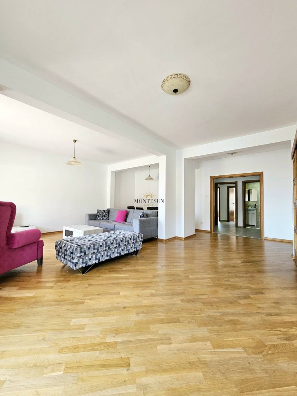 Квартира с 3 спальнями в Будве, 140 м²
