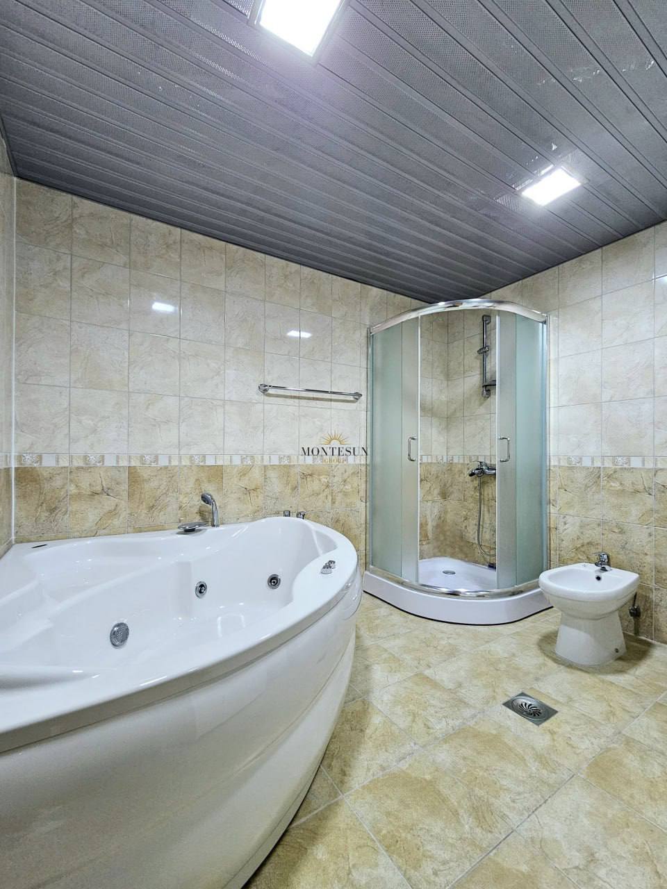 Квартира с 3 спальнями в Будве, 140 м² thumbnail 9