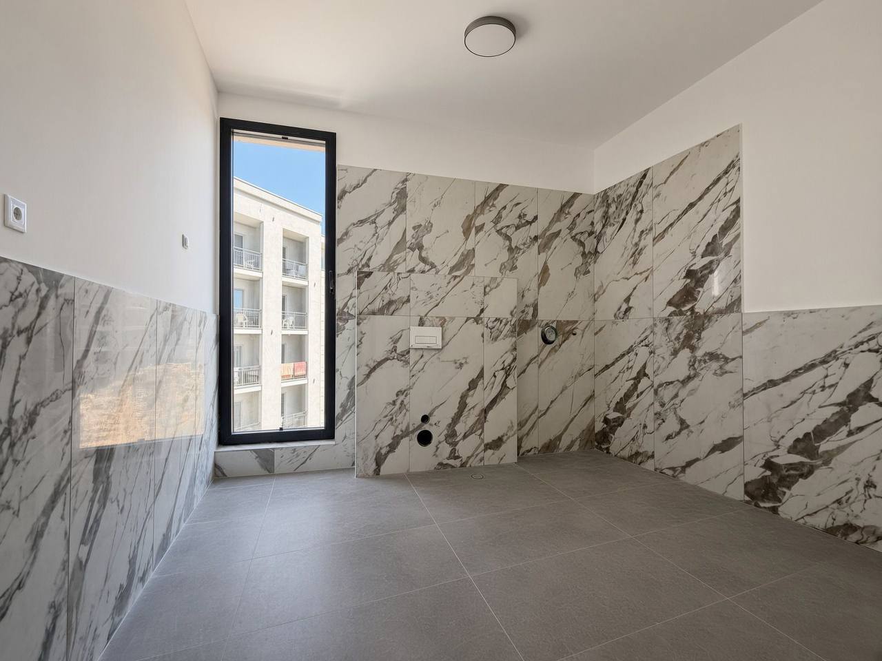 Квартира с 3 спальнями в Бечичи, 128 м²