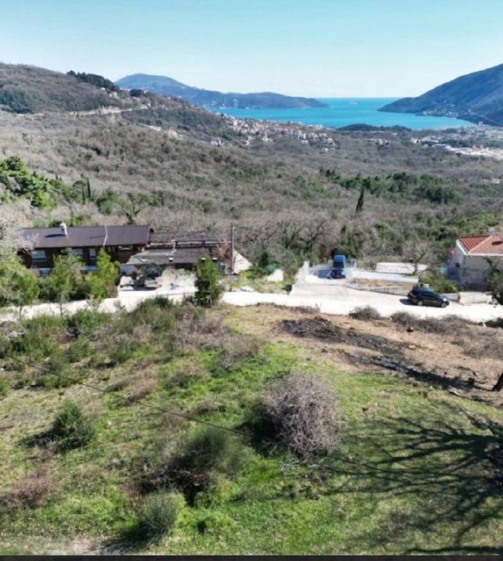 Участок в Херцег-Нови, 758 м²