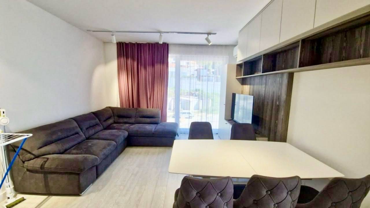 Квартира с 2 спальнями в Тивате, 55 м²