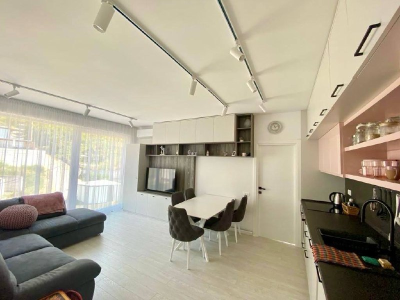 Квартира с 2 спальнями в Тивате, 55 м² 3