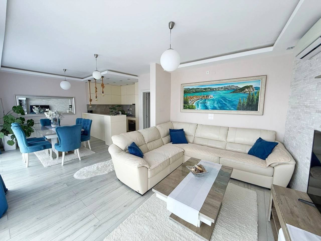 Квартира с 1 спальней в Бечичи, 90 м²