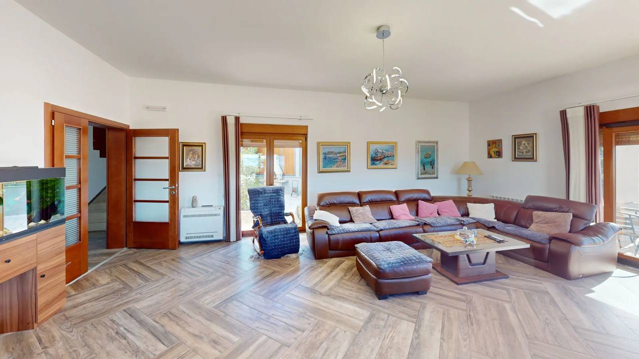 Дом с 3 спальнями в Каваче, 212 м² 3