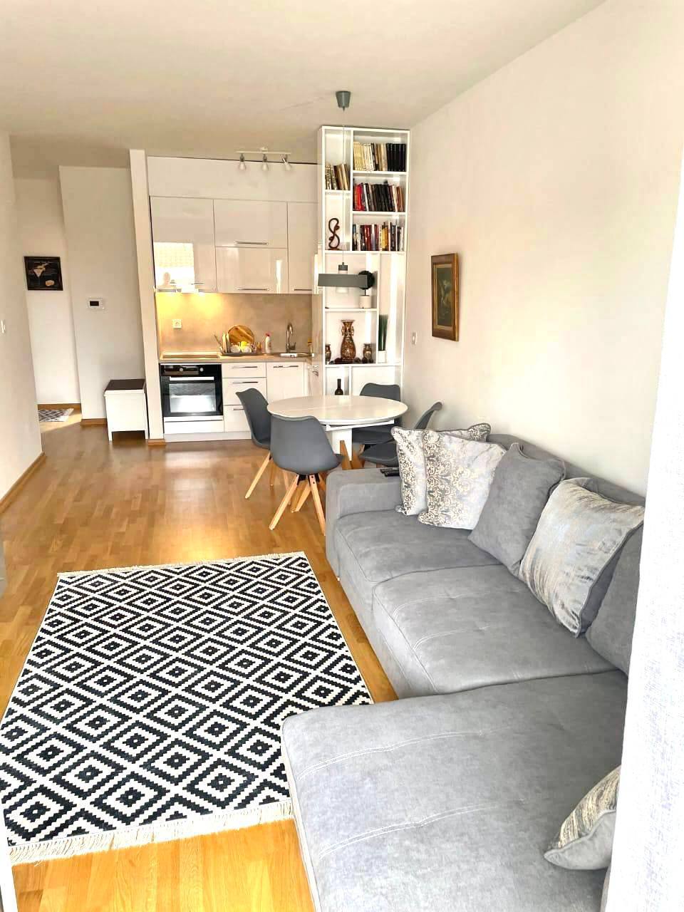Квартира с 2 спальнями в Бечичи, 60 м²