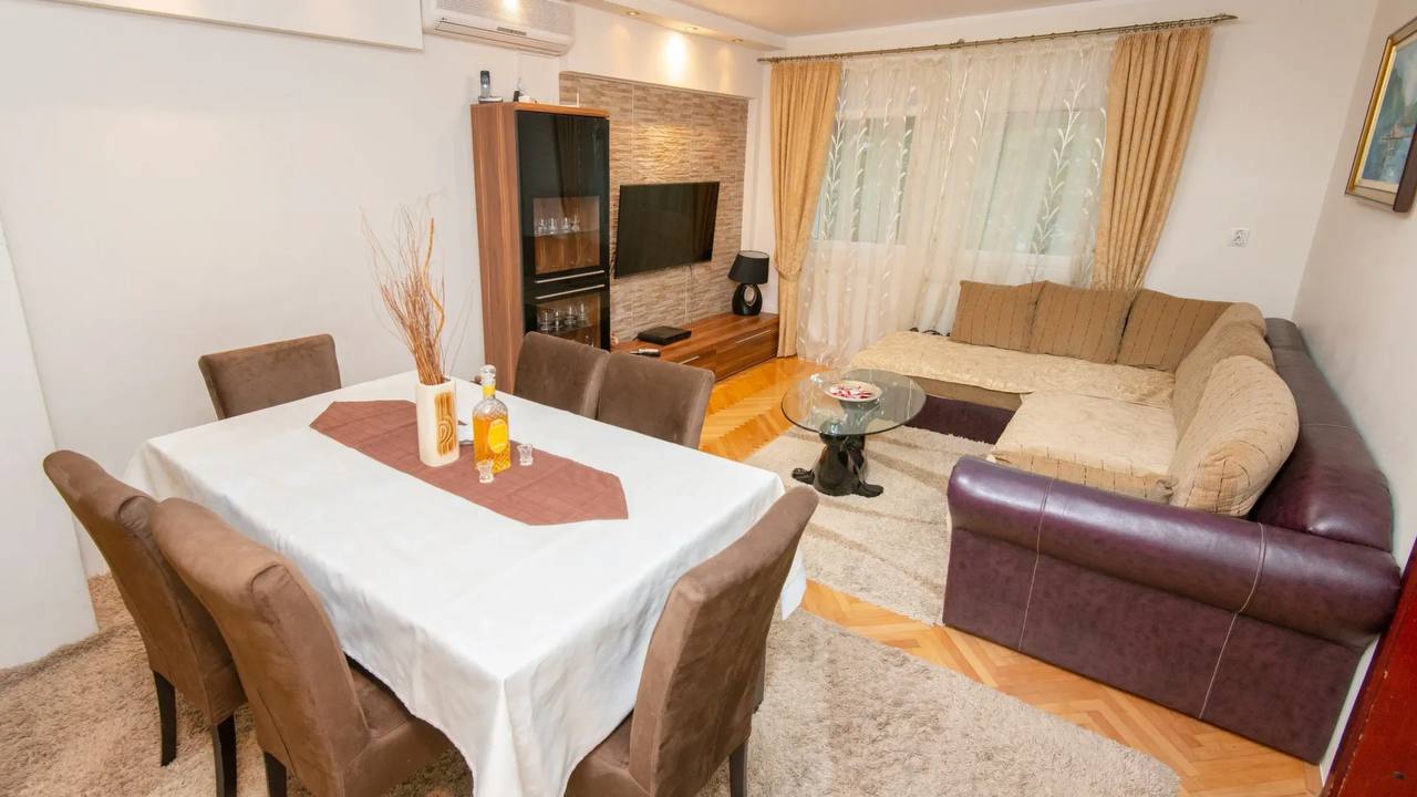 Квартира с 2 спальнями в Тивате, 60 м²
