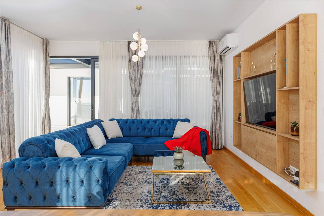 Квартира с 2 спальнями в Свети-Стефане, 162 м²