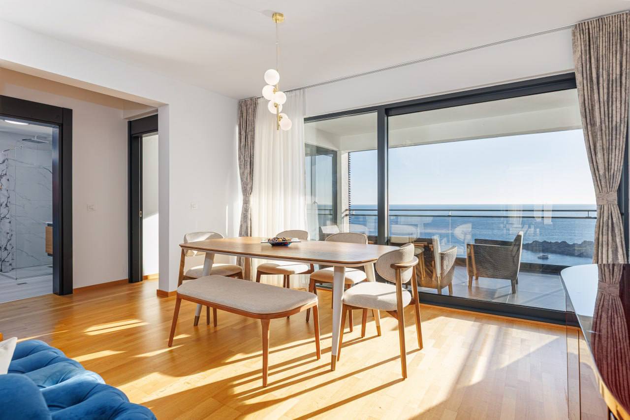 Квартира с 2 спальнями в Свети-Стефане, 162 м² 2