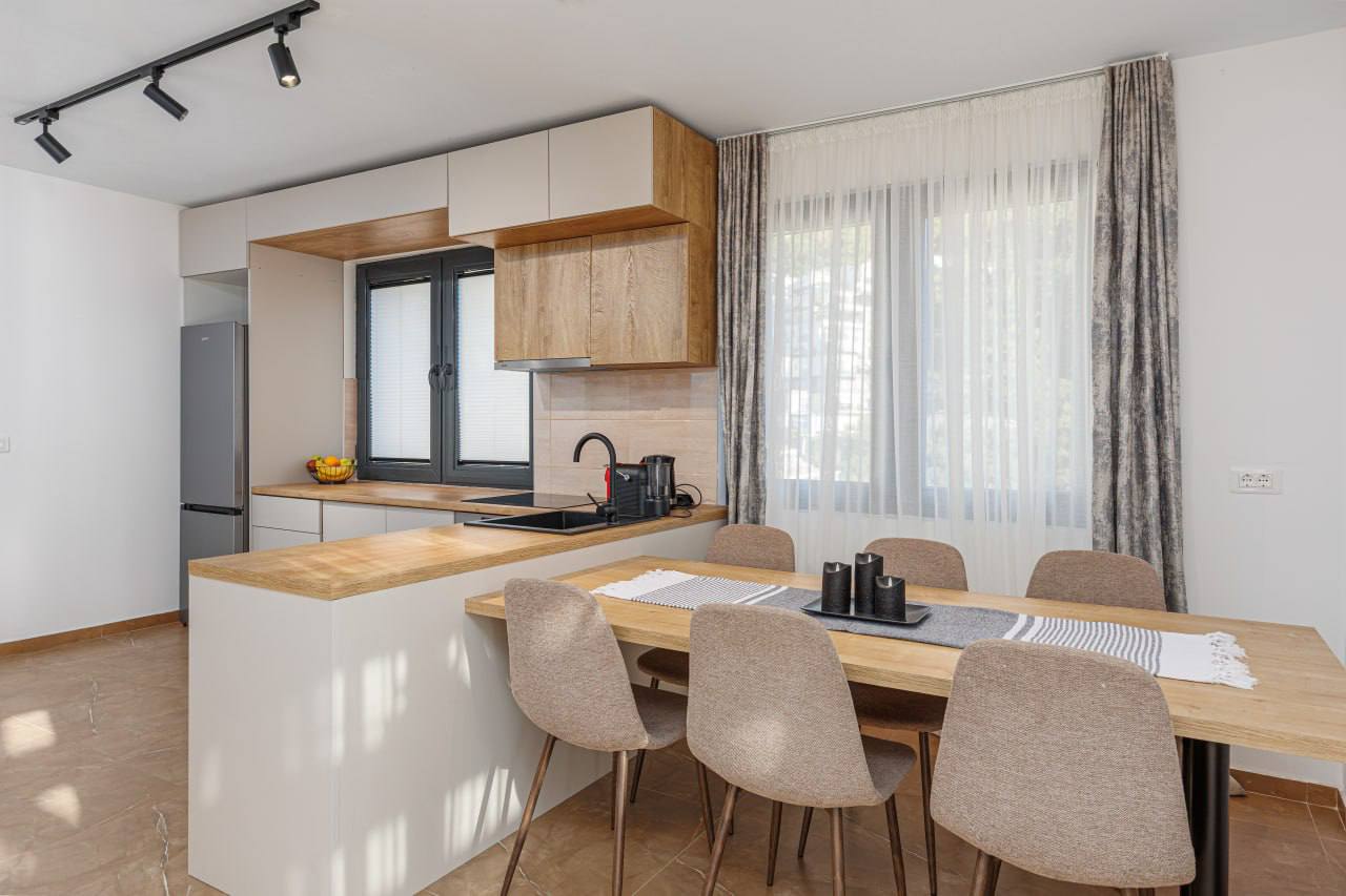 Квартира с 2 спальнями в Свети-Стефане, 162 м² 4