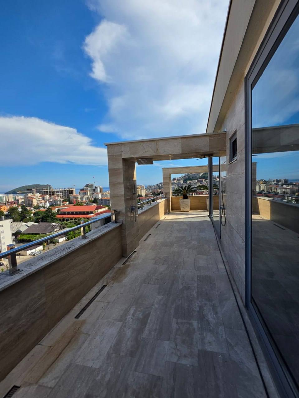 Коммерческое помещение в Будве, 130 м²