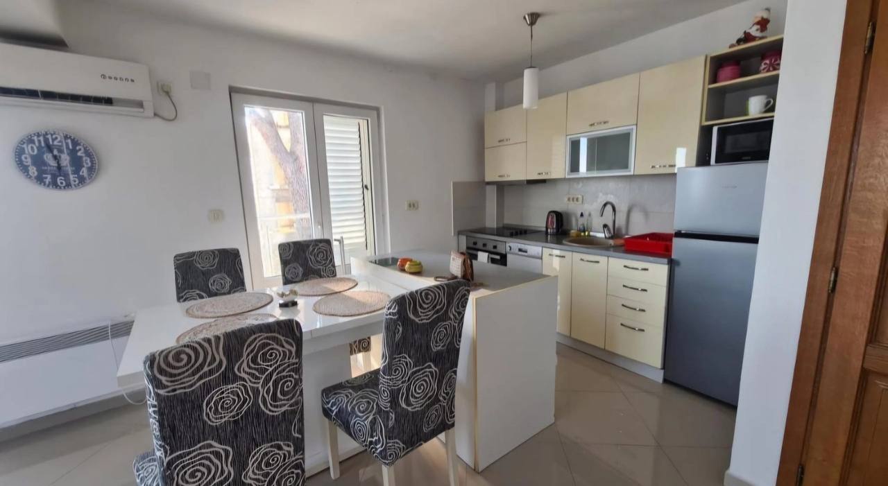 Квартира с 2 спальнями в Тивате, 54 м² 4