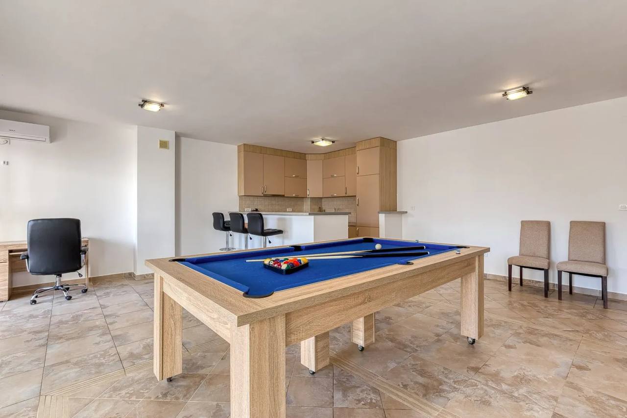Квартира с 2 спальнями в Лази, 120 м²