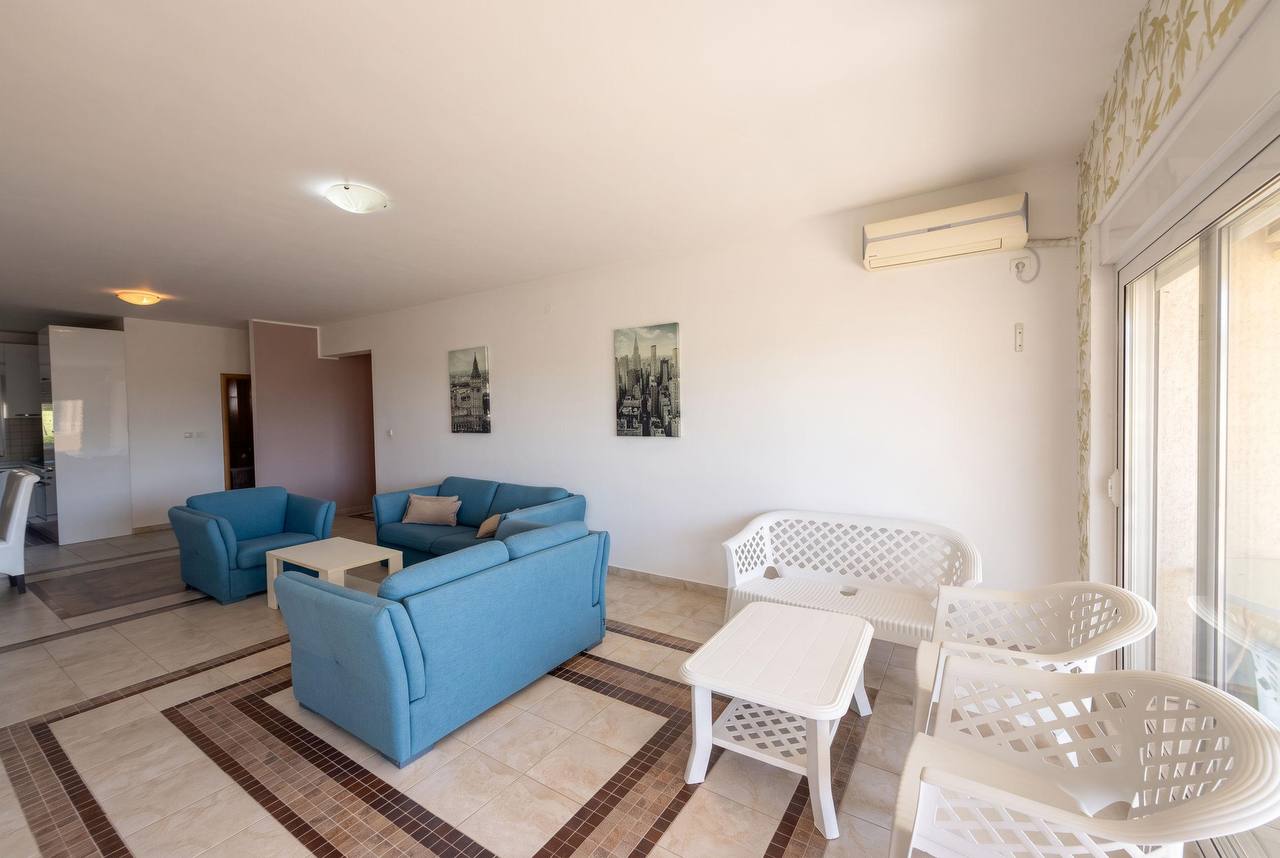 Квартира с 1 спальней в Будве, 89 м² 3