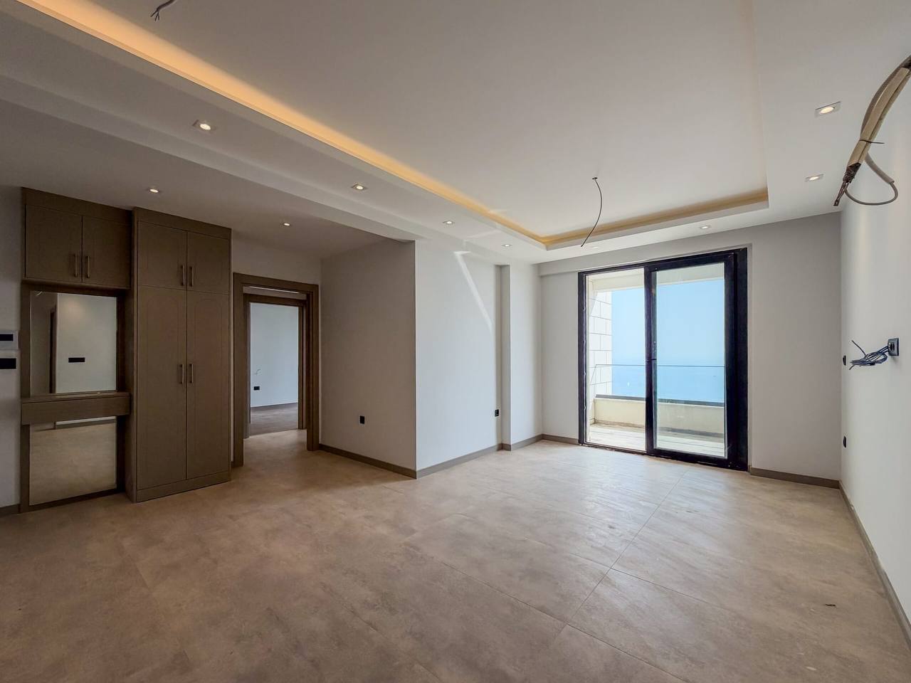 Квартира с 3 спальнями в Комошевине, 93 м²