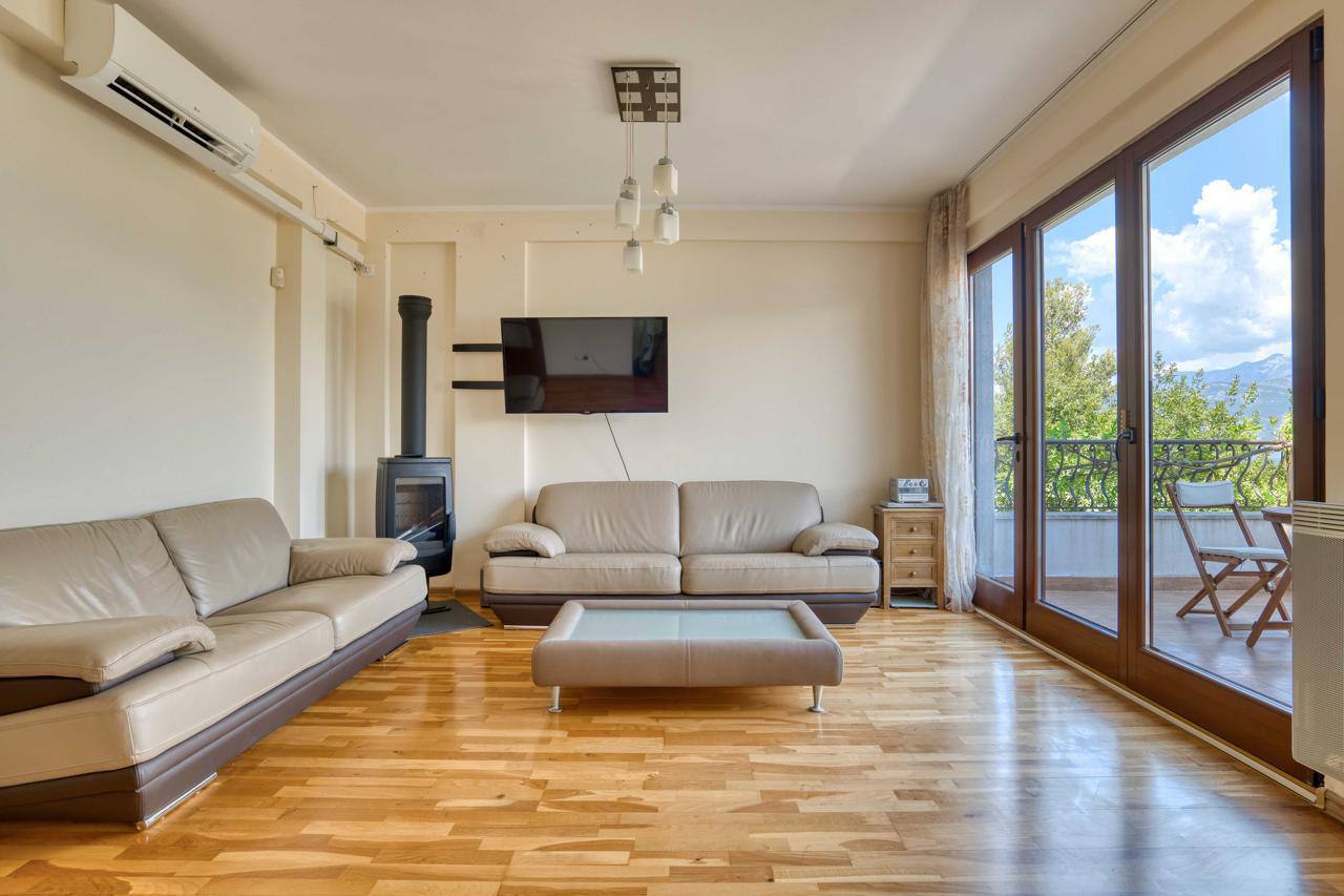Дом в Тивате, 160 м²