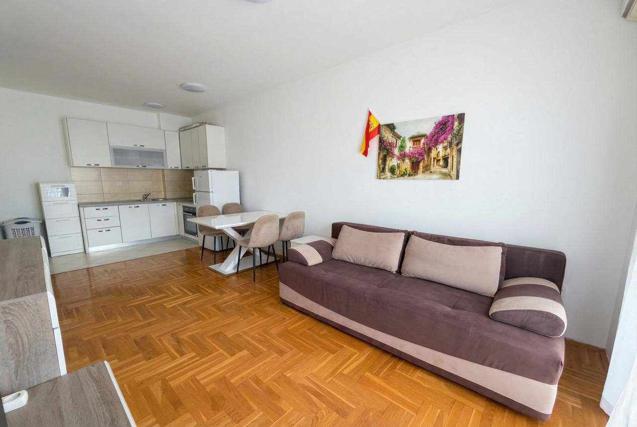 Квартира с 1 спальней в Лази, 43 м²
