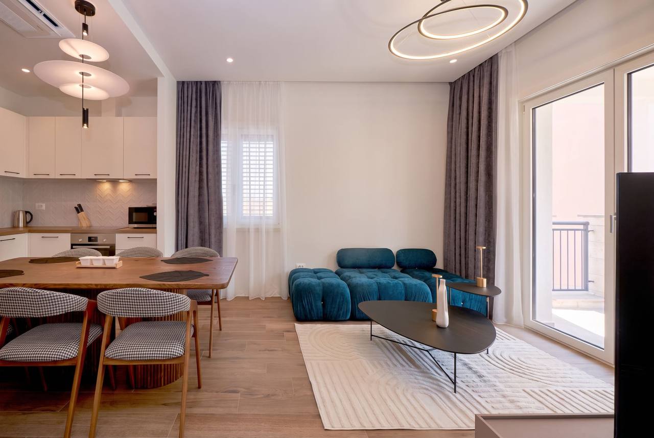 Квартира с 2 спальнями в Luštica Bay, 80 м²