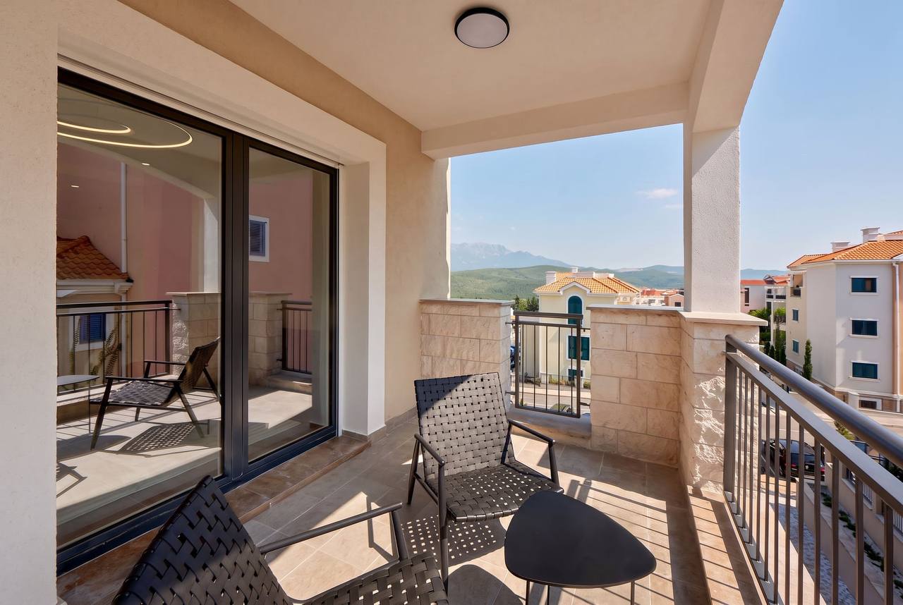 Квартира с 2 спальнями в Luštica Bay, 80 м² 4