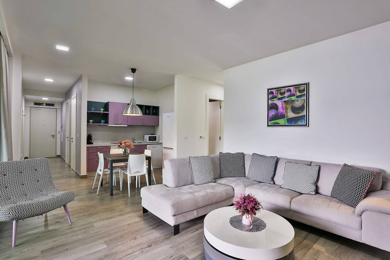 Квартира с 2 спальнями в Будве, 90 м²
