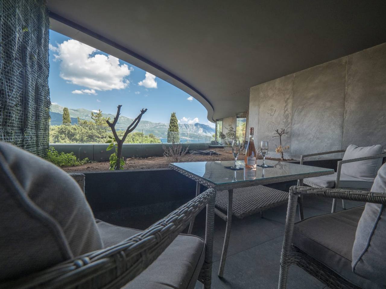 Квартира с 2 спальнями в Будве, 90 м²